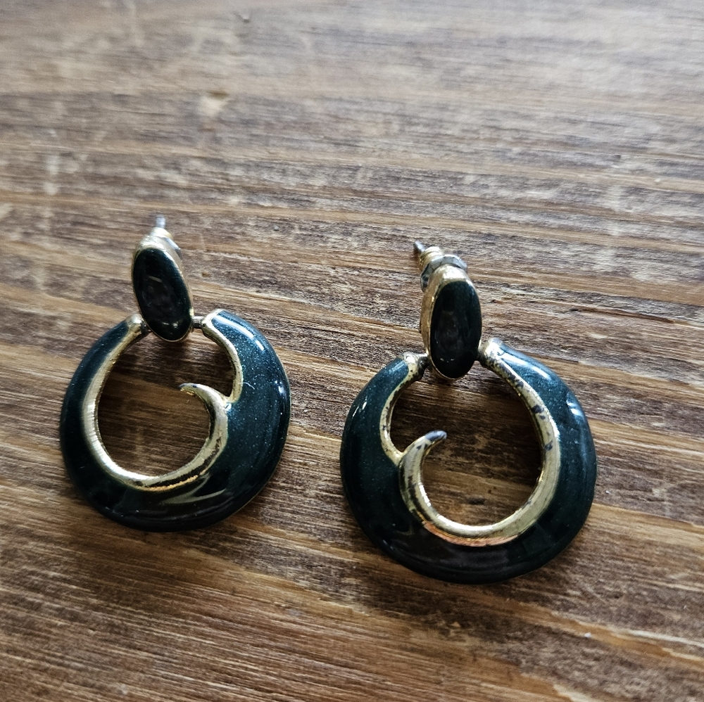 Elegant Gold and Green Earrings